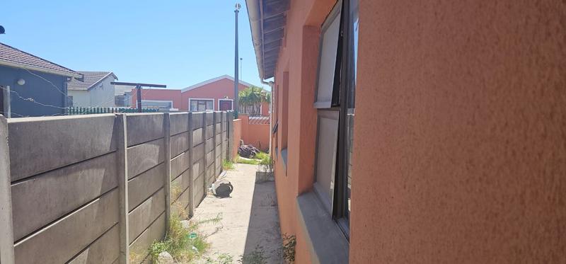 3 Bedroom Property for Sale in Browns Farm Western Cape